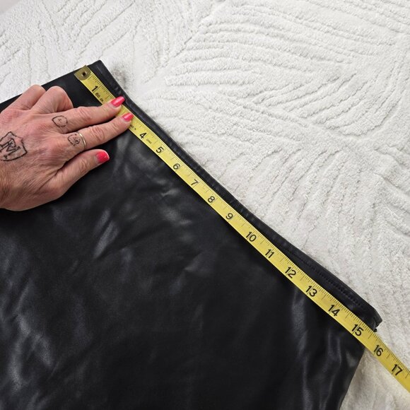 🎄 Fashion Nova EUC faux leather lace mini skirt XL Juniors black - Picture 12 of 14